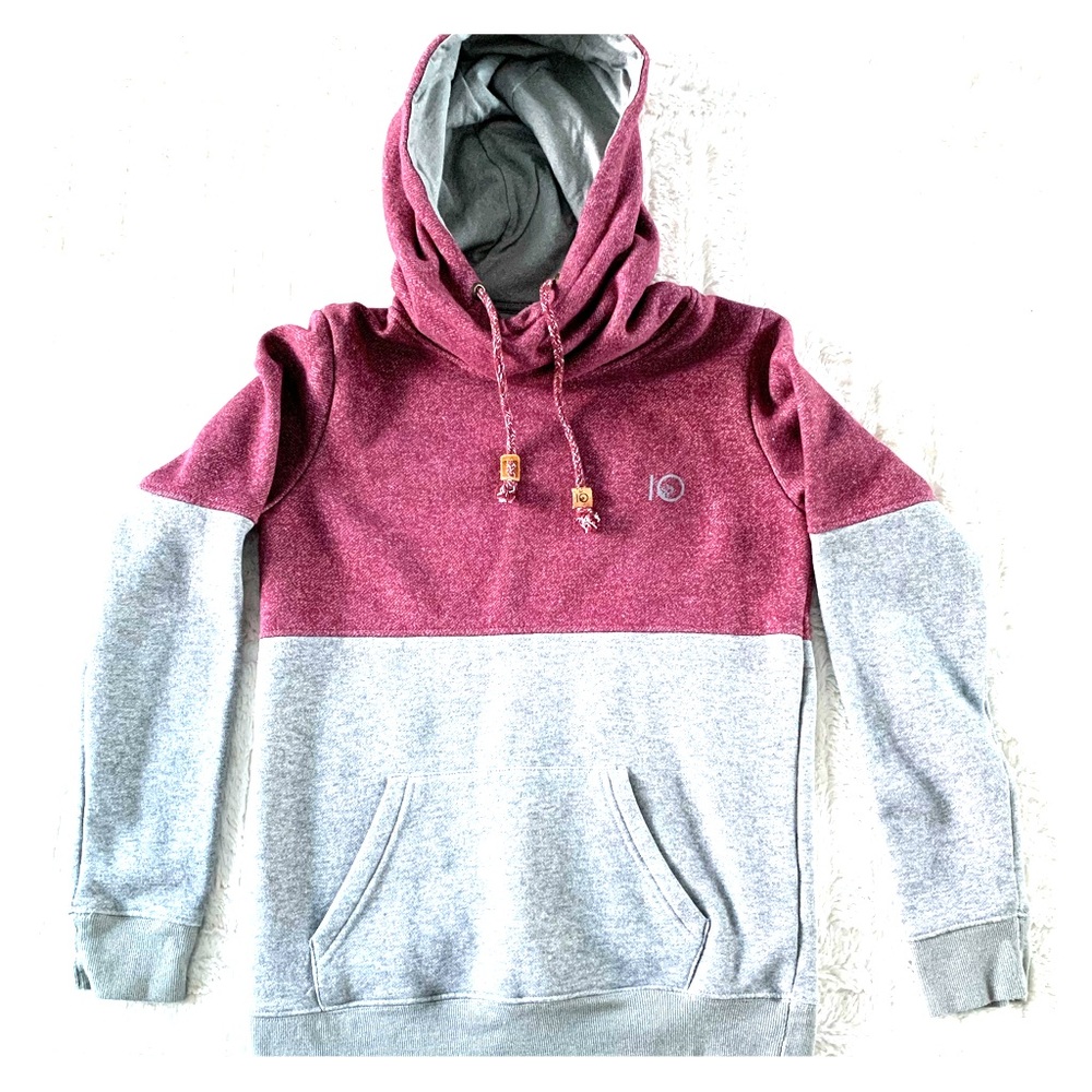 10 tree sweater